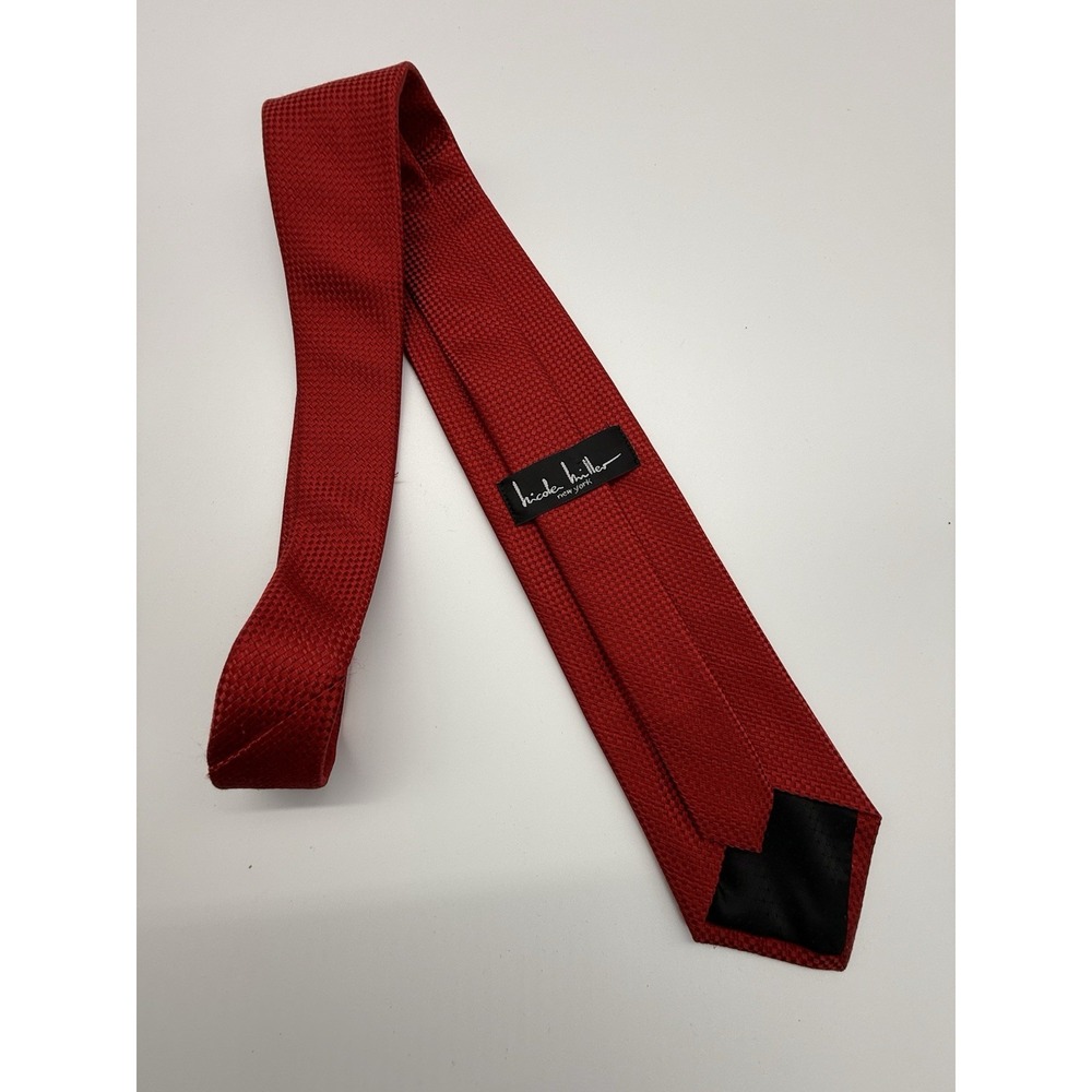 Nicole Miller New York Solid Red Men's Necktie 3.5"x 57" 100% Silk - Picture 3 of 6